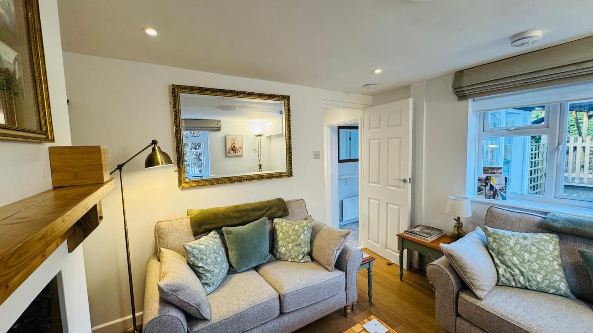 3 Bed Spa Cottage Southwater Экстерьер фото