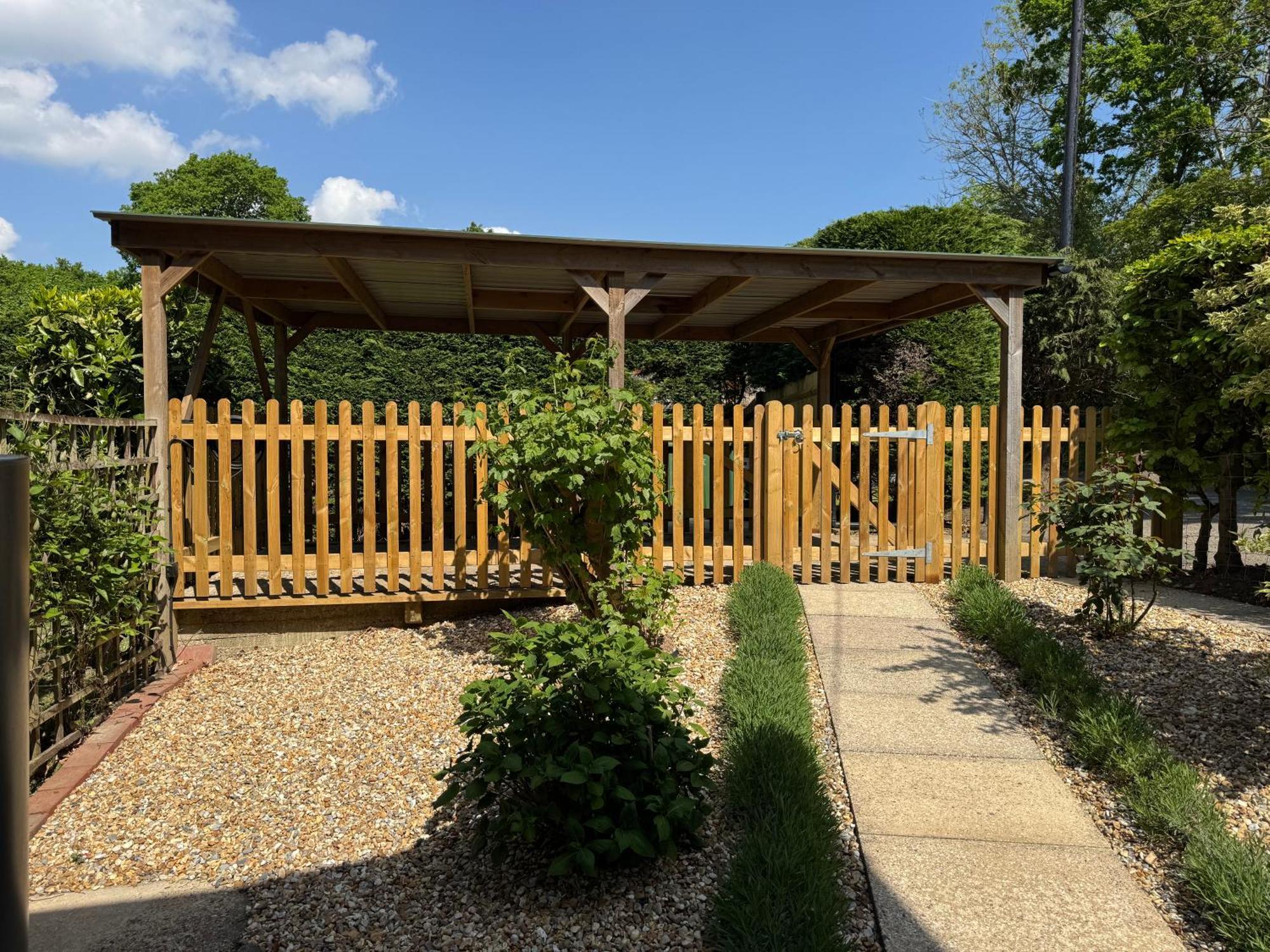 3 Bed Spa Cottage Southwater Экстерьер фото